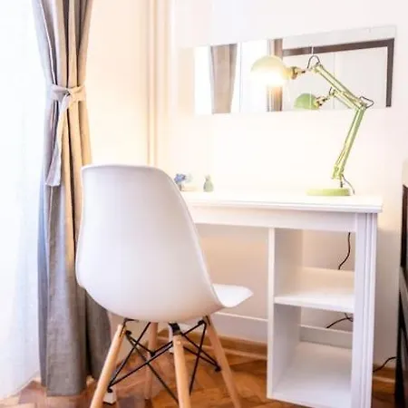 아파트 And Comfy 2bdr Near Parliament *